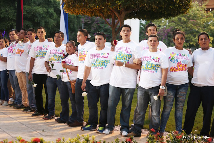 Daniel y Rosario rinden homenaje al Comandante Tom&aacute;s Borge